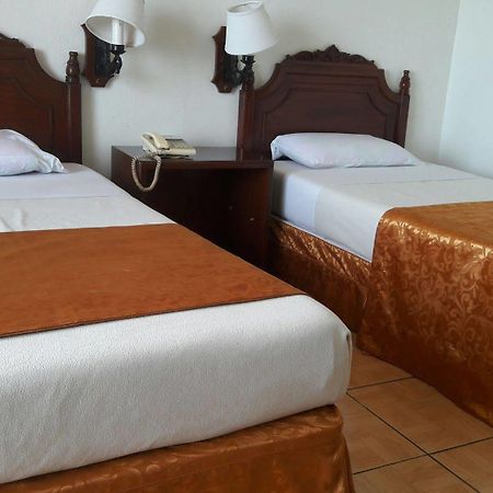 Don Felipe Hotel Ormoc Exterior foto